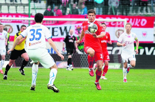 Największym problemem Widzewa było zdobywanie goli. W akcji Radosław Matusiak.