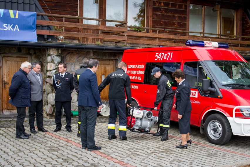 Podhale: Strażacy z Dzianisza odebrali nowoczesny sprzęt ratowniczy [ZDJĘCIA]