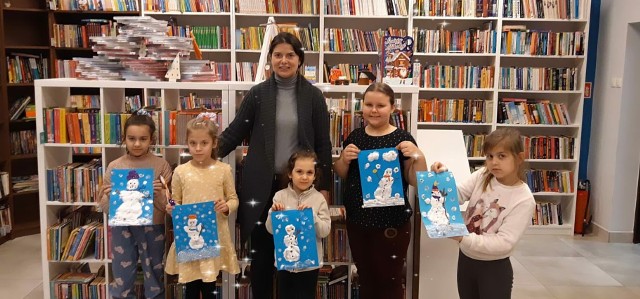 Dzieci z gminy uczestniczyły w zimowych zajęciach, organizowanych przez Miejsko-Gminną i Powiatową Bibliotekę Publiczną w Kazimierzy Wielkiej. Najmłodsi mieli do wykonania kreatywne, ciekawe zajęcia.