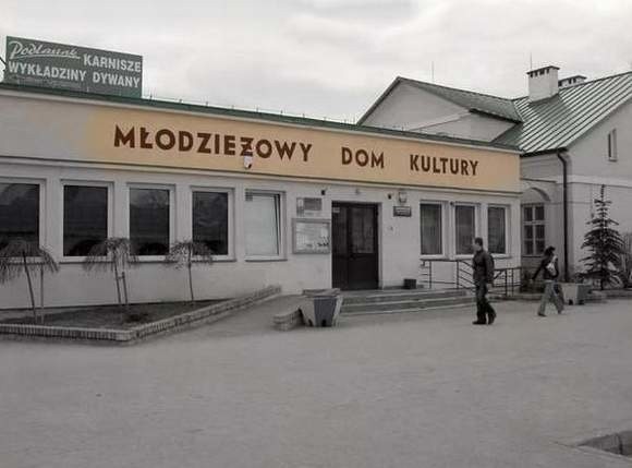 Budynek po MDK w Suwałkach.
