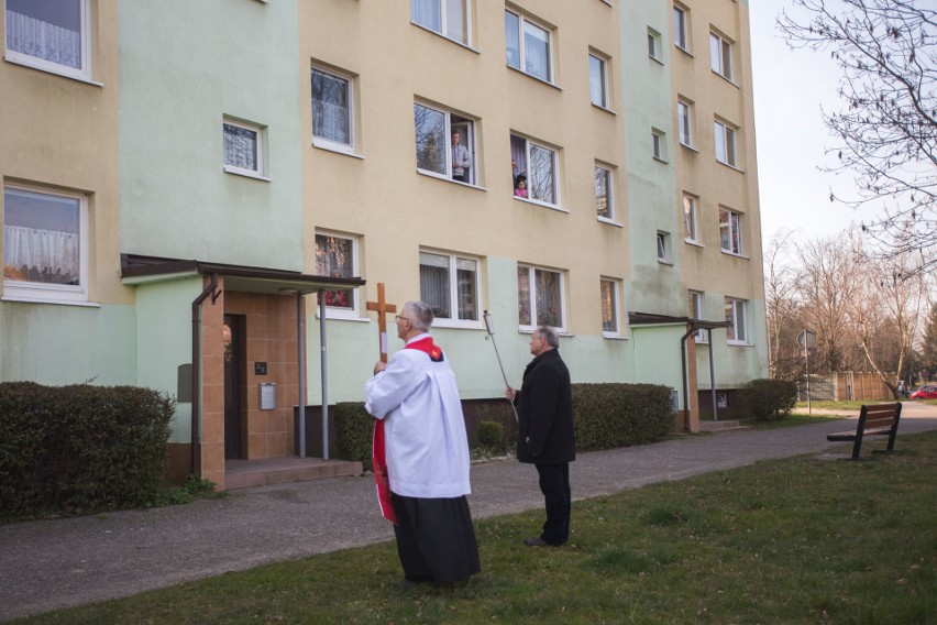 W piątek (27 maraca) po ulicach parafii Sanktuarium Św....