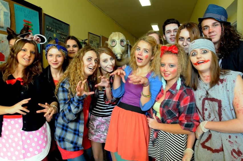 „Halloween Day in Unia” : Wampiry, strachy i zombie na korytarzu III LO