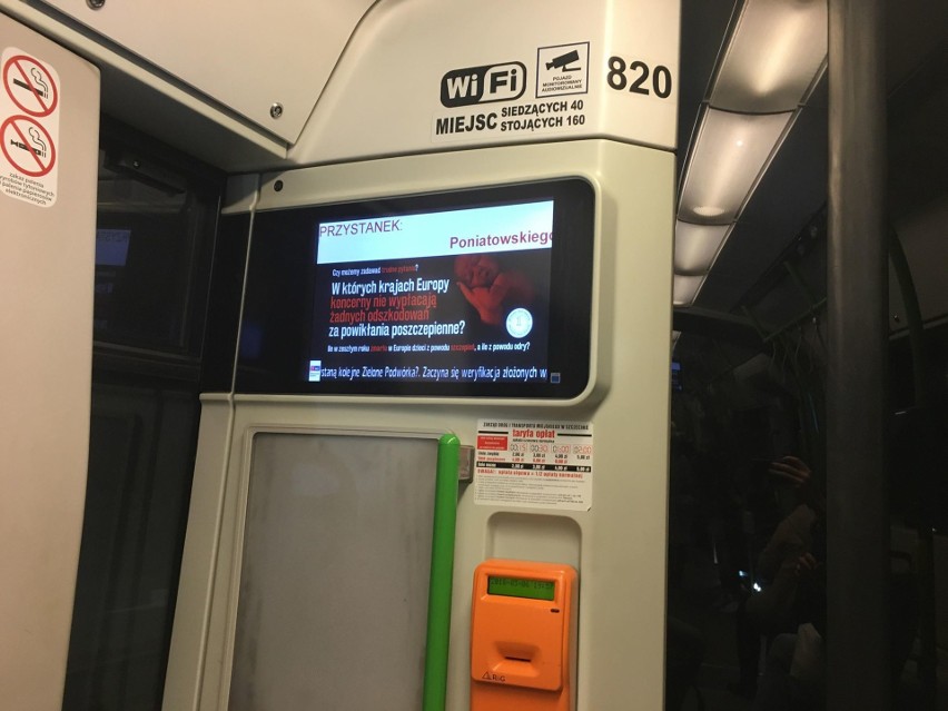 Reklamy antyszczepionkowe "budzą skrajne emocje", więc znikną z autobusów i tramwajów w Szczecinie