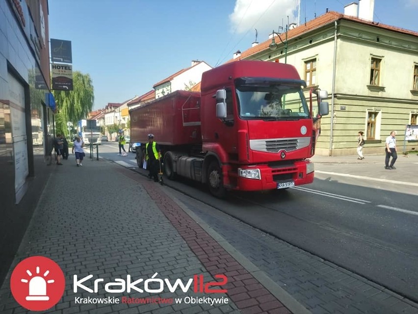 Wypadek w Skawinie, piesza potrącona przez TIR-a