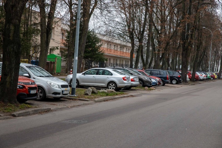 Tak wygląda dziś parking na ul. Wołodyjowskiego. Znalezienie...