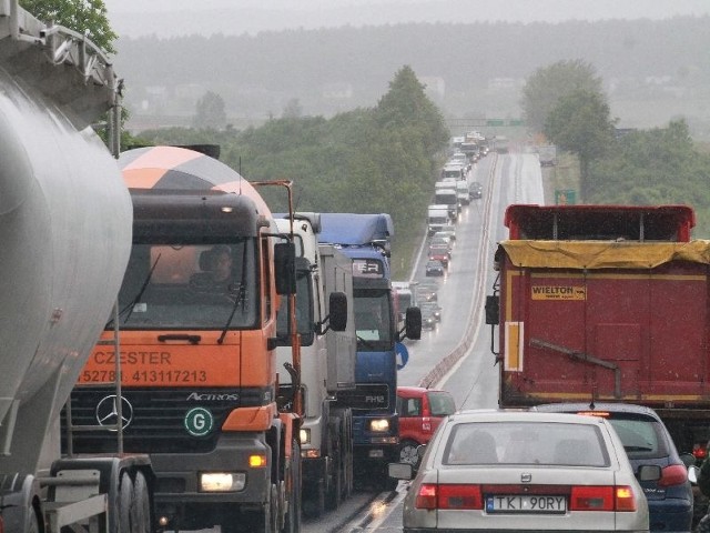 Kraksa spowodowała ogromne korki.