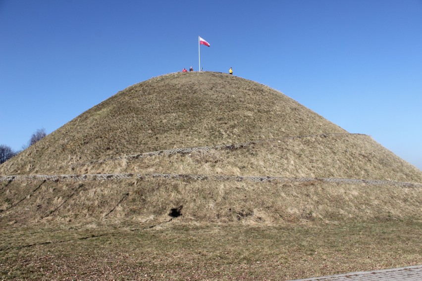 Kopiec Wyzwolenia w Piekarach Śląskich...