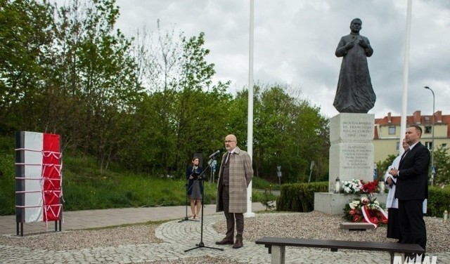 W 2019 r., na terenie parafii pw. Chrystusa Króla w Gdańsku, odsłonięto pomnik ks. Rogaczewskiego