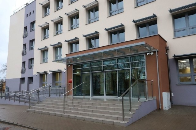 Budynek przy ulicy Narutowicza był budowany na potrzeby centrum rehabilitacji Radomskiego Szpitala Specjalistycznego. Po likwidacji covidowego szpitala tymczasowego zostanie przywrócona jego pierwotna funkcja.