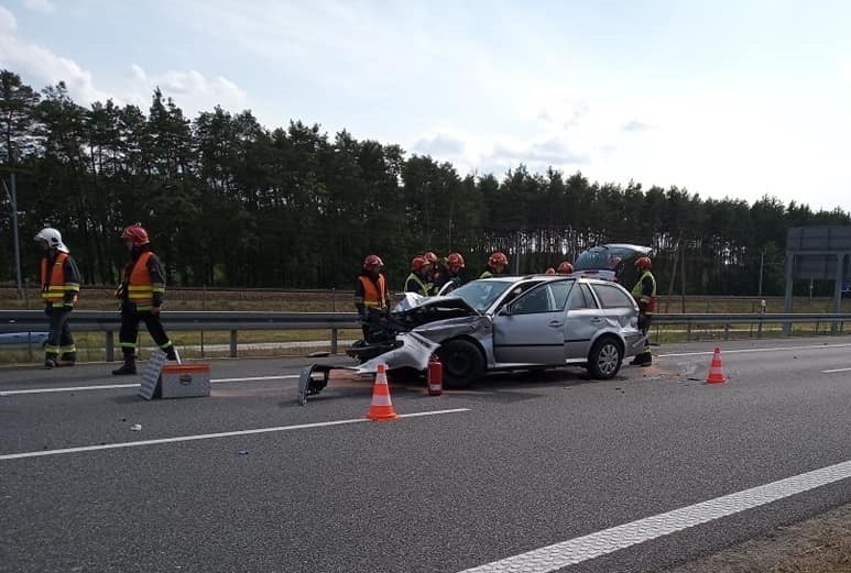 Wierzchosławice. Kompletnie pijany i pod wpływem narkotyków jechał autostradą, spowodował wypadek [WIDEO]