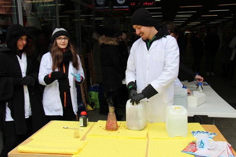 Studenci ŚUM pokazali, że biotechnologia może być ciekawa i...