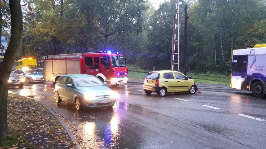 Wypadek na skrzyżowaniu ul. Załęskiej i Wincentego Pola w...