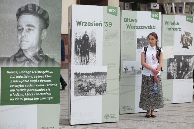 Na pl. Wolności w Opolu prezentowana jest wystawa przybliżająca życie Witolda Pileckiego. W sobotę (13 maja) w Opolu zostanie odsłonięty pomnik tego polskiego bohatera.