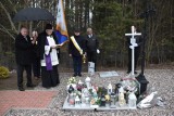 Pogrzeb Dzieci Zmarłych Przed Narodzeniem w Suwałkach. Do jednego grobu złożono ciała 23 dzieci