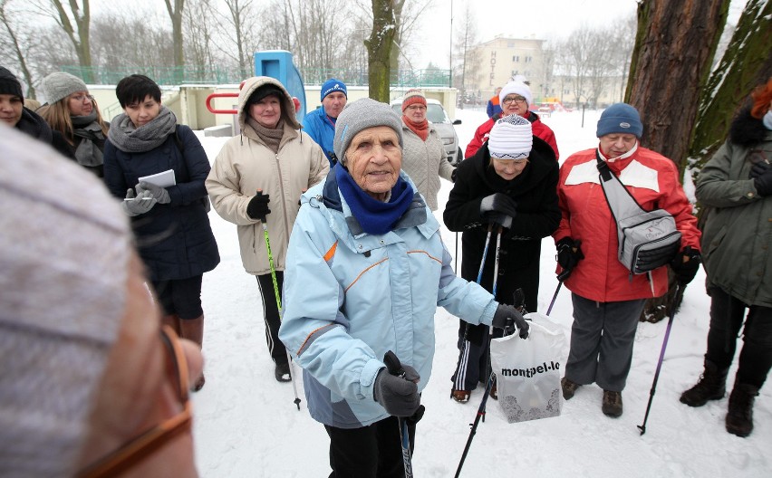 90-latka z Łodzi wciąż bierze udział w treningach nordic walking [ZDJĘCIA]