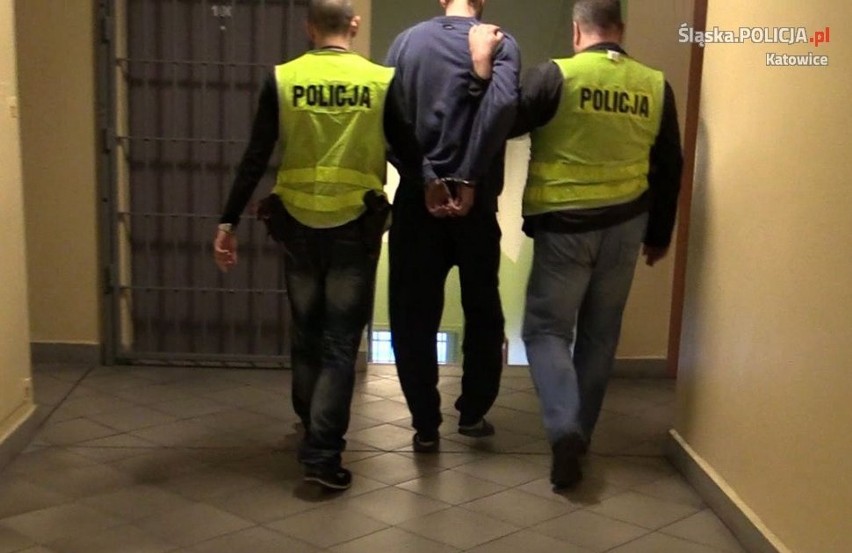 Policjanci zatrzymali 2 mężczyzn po nocnym pościgu w Katowicach [ZDJĘCIA]