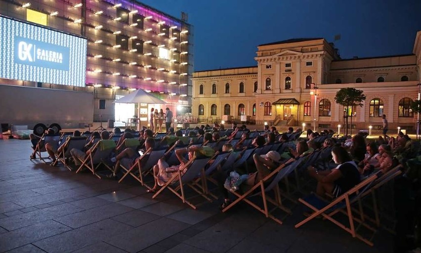 Kino letnie powróciło pod Galerię Krakowską! Na wielkim ekranie "Iluzja 2" [ZDJĘCIA]