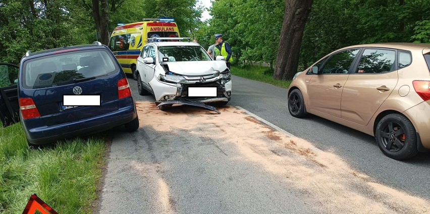 Zderzenie czołowe w Słupsku przy ulicy 3 Maja. Volkswagen...