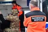 Policjanci uczyli ratowników medycznych, jak obronić się przed agresywnymi pacjentami