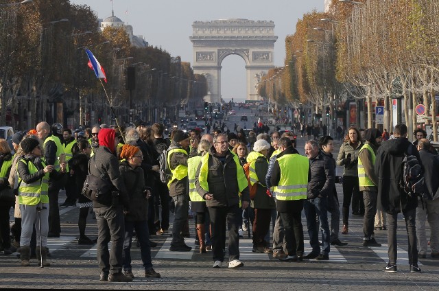 Francja: Protesty po podwyżkach cen paliw. Są ofiary