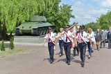 Obchody Dnia Zwycięstwa w Sandomierzu. Środowiska prawicowe protestują przeciwko udziałowi Sztandaru 2. Pułku Piechoty Legionów AK