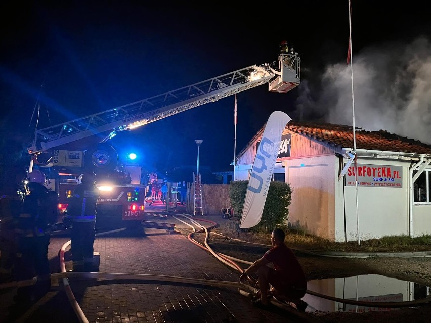 Sopot. Pożar sklepu żeglarskiego i hangaru. Strażacy opanowali sytuację