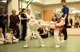 Ostrowski Klub Karate Kyokushinkai. Turniej Mikołajkowy „Pierwszy k”rok” odbył się 4.12.2022. Zdjęcia