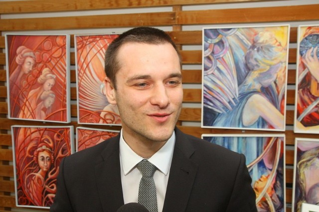Łukasz Radwański jest już zastępcą dyrektora ds. finansowych jednego z wrocławskich szpitali, członkiem rady nadzorczej Powiatowego Centrum Zdrowia w Kluczborku i przewodniczącym rady nadzorczej tamtejszego PKS.