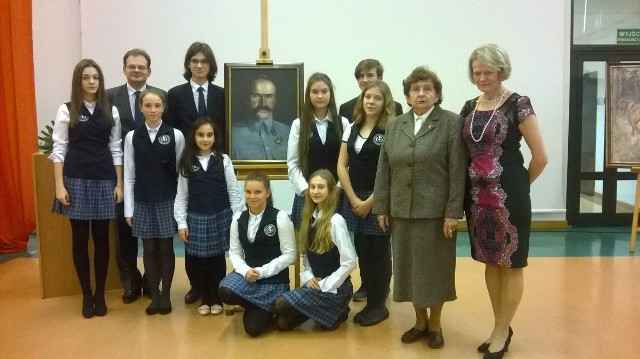 Uczniowie z Kielc odnieśli sukces w Warszawie. Ich nauczycielem muzyki jest Barbara Barwińska (na zdjęciu pierwsza z prawej).