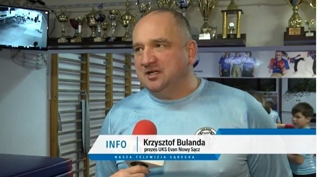 Na zdjęciu trener UKS Krzysztof Bulanda