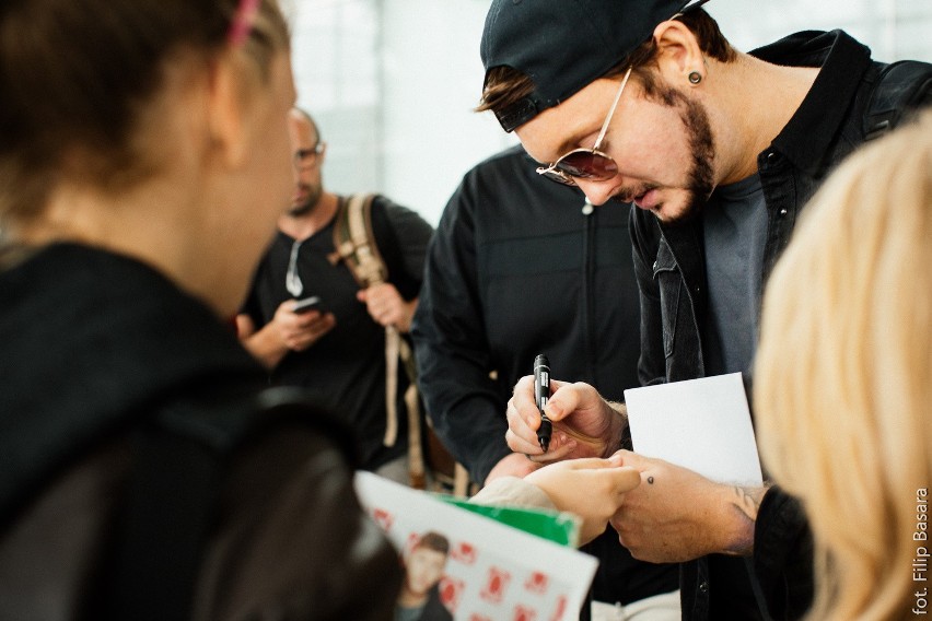 Wromantic Festival 2014. James Arthur wylądował na lotnisku we Wrocławiu (ZDJĘCIA)