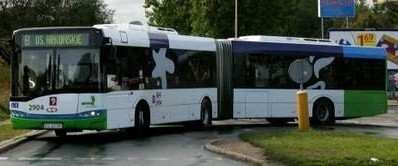 Autobusy dziś jeżdżą jak w święta.