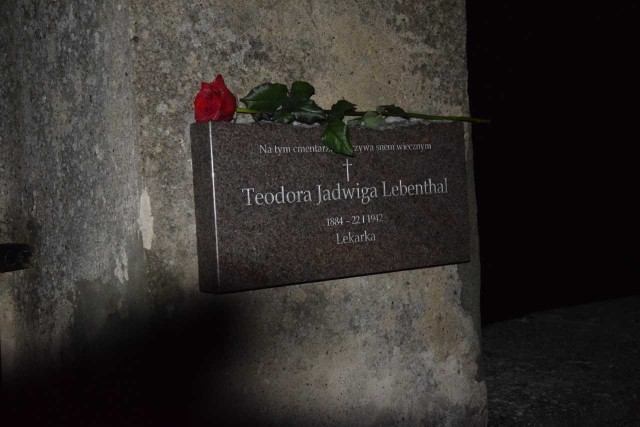 Na cmentarzu parafialnym w Iłży odsłonili tablicę upamiętniającą Teodorę Jadwigę Lebenthal.