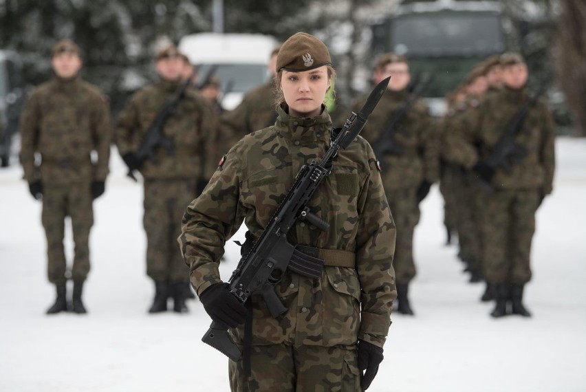 Piękniejsza strona naszej armii. Te panie służą w Wojskach Obrony Terytorialnej [ZDJĘCIA] 