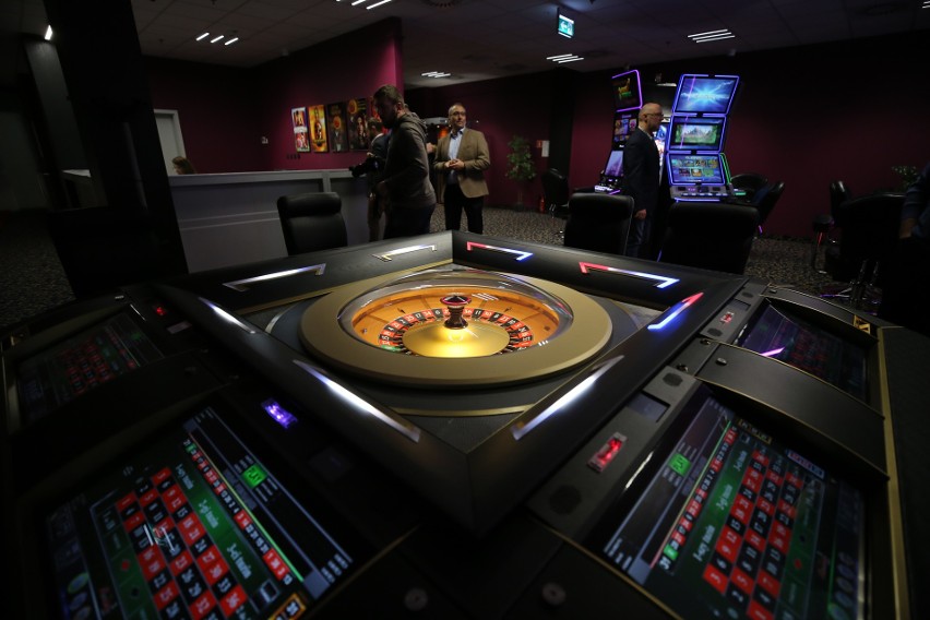 15 listopada w Katowicach otworzono salon gier z automatami....