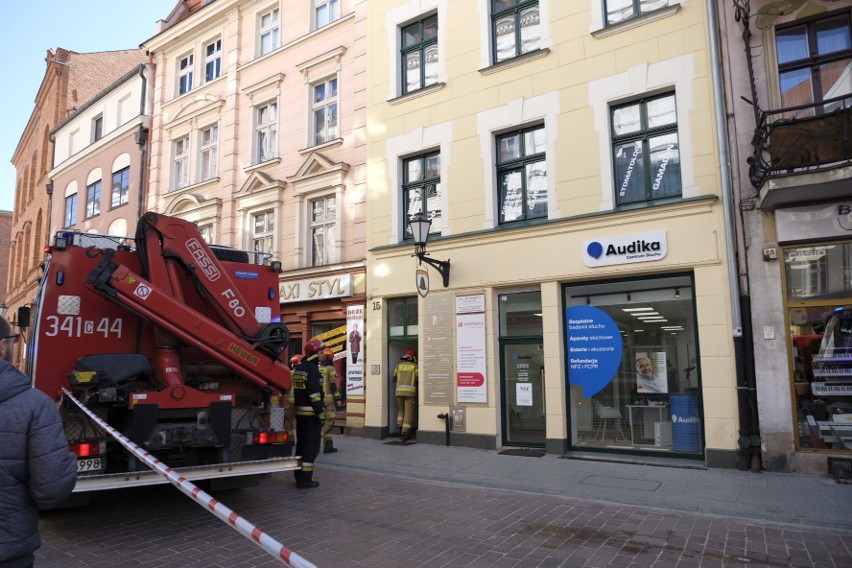 Wielka akcja służb na toruńskiej starówce. Katastrofa budowlana kamienicy przy Wielkich Garbarach. Mamy zdjęcia