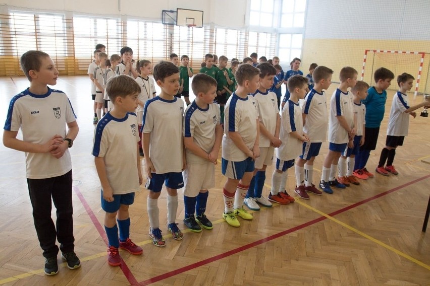 Udany turniej piłkarski w Mircu. Wygrał PAS Skarżysko-Kamienna. Star Mirzec Zieloni na trzecim miejscu [ZDJĘCIA]