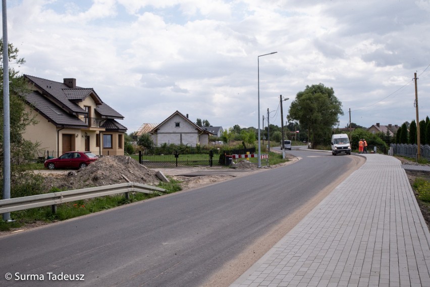 Minęło pół roku od rozpoczęcia remontu drogi przez wieś Kunowo w gminie Kobylanka. Do końca zostały dwa miesiące. ZDJĘCIA