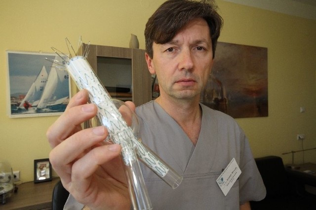 Dr Jarosław Miszczuk, kierownik Kliniki  Chirurgii  Naczyniowejj ze  stengraftem  do  leczenia  tętniaków  aorty  brzusznej