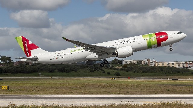 Portugalskie linie lotnicze TAP ograniczają liczbę lotów.