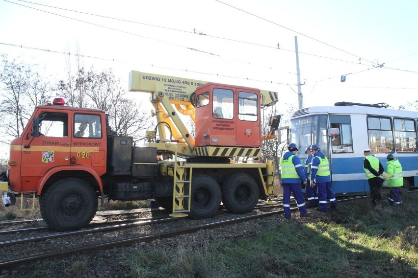 Ok. godz. 12. na pętli Poświętne wykoleił się tramwaj linii...