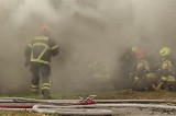 Pożar w Turzy Śląskiej. Płomienie objęły halę magazynową. Na miejscu działało 60 strażaków