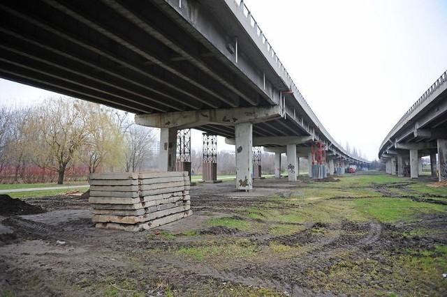 Trasa katowicka dopuszczona jest do ruchu warunkowo do 28 lutego, jednak zamknięta może być wcześniejFot: Łukasz Gdak