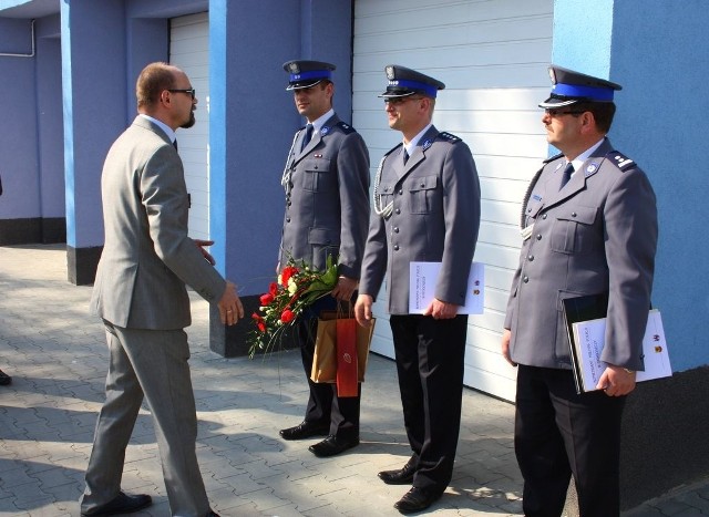 Nowemu komendantowi gratulował m.in. Stanisław Gliszczyński, burmistrz Koronowa.