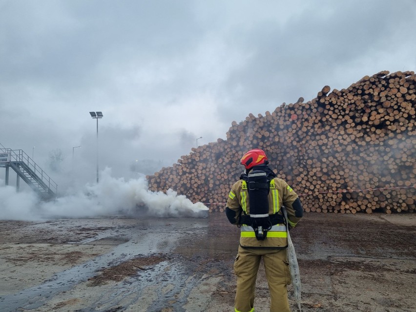 Ćwiczenia pożarnicze w Stora Enso w Ostrołęce. 30.11.2022. Zdjęcia