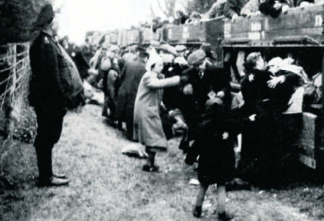12 stycznia 1942 Niemcy zakończyli likwidację obozu cygańskiego, który dwa miesiące wcześniej urządzili na terenie Litzmannstadt Getta w Łodzi. Od 5 do 12 stycznia wywieźli 4,3 tys. mężczyzn, kobiet i dzieci. Więźniowie trafili do obozu zagłady w Chełmnie nad Nerem, gdzie niemieccy zbrodniarze wszystkich zamordowali.