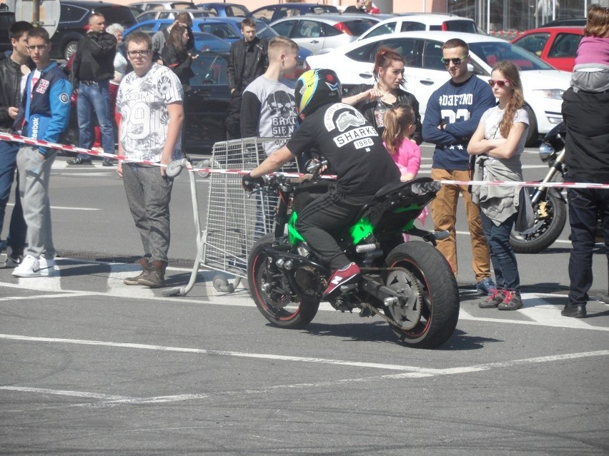 W Sosnowcu przy Auchan odbyła się impreza motocyklowa pod...
