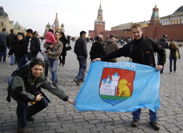 Lęborczanie podczas swoich poprzednich wypraw. Flaga Lęborka pojawiła się m.in. na Syberii.