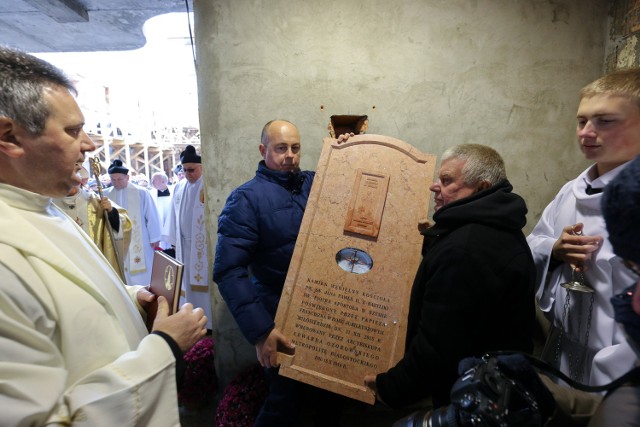 Uroczystość odbyła się w sobotę 15 października w parafii św. Jana Pawła II w Ignatkach-Osiedle. Mszę Świętą, w murach budowanej świątyni, koncelebrował Ks. Abp Edward Ozorowski, Metropolita Białostocki.