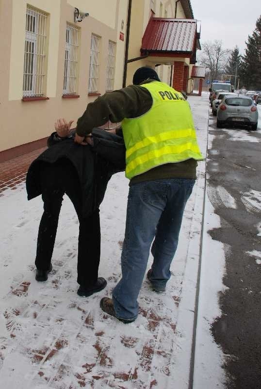 Po dwóch latach policjanci natrafili na trop Dariusza J., sprawcy śmiertelnego pobicia na dworcu PKP w Sanoku.